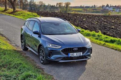 Test Ford Focus Active kombi 1.0 EcoBoost Hybrid | mild-hybrid (2022)