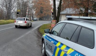 zeleznicni-prejezd-policie