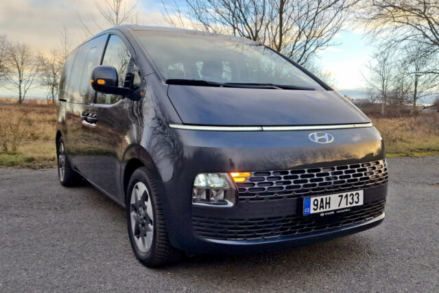 Test Hyundai Staria Tour 2,2 CRDi (2022)