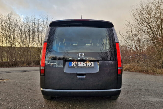 Test Hyundai Staria Tour 2,2 CRDi (2022)