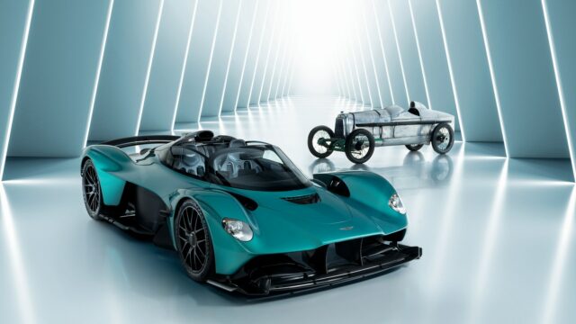 Aston Martin na to kápl. Zákazníci chtějí velké motory, i šestiválce jsou málo