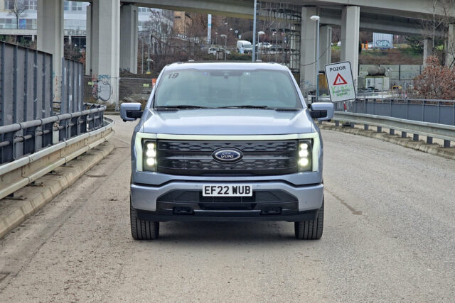 Test Ford F-150 Lightning | elektromobil (2022)