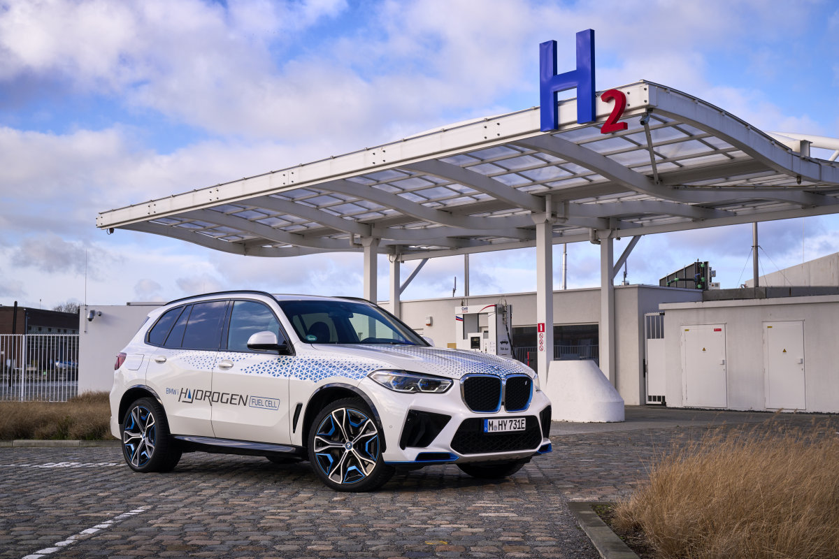 BMW iX5 Hydrogen (2023)