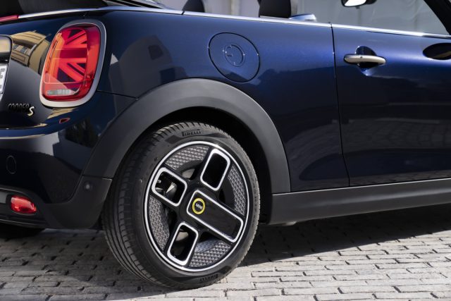 MINI Cooper SE Cabrio