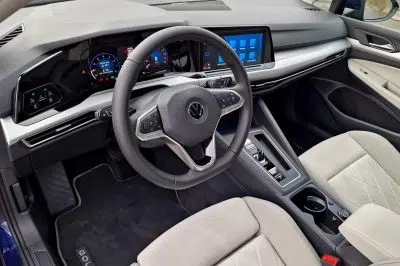Test Volkswagen Golf 1.0 eTSI DSG (2022)