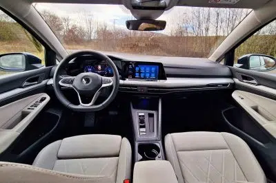 Test Volkswagen Golf 1.0 eTSI DSG (2022)