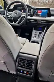 Test Volkswagen Golf 1.0 eTSI DSG (2022)