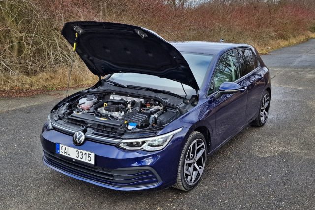 Test Volkswagen Golf 1.0 eTSI DSG (2022)