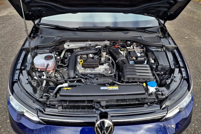 Test Volkswagen Golf 1.0 eTSI DSG (2022)