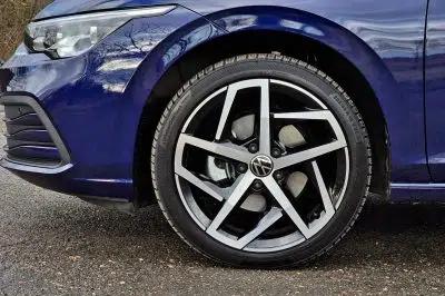 Test Volkswagen Golf 1.0 eTSI DSG (2022)