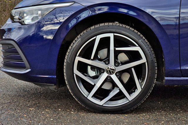 Test Volkswagen Golf 1.0 eTSI DSG (2022)