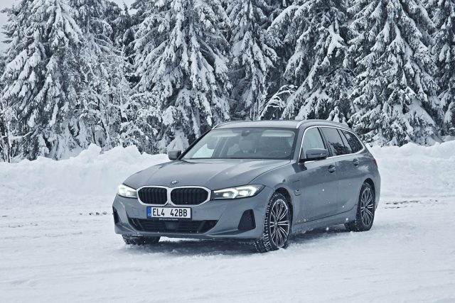 Test BMW 330e xDrive Touring | plug-in hybrid (2023)