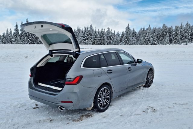Test BMW 330e xDrive Touring | plug-in hybrid (2023)