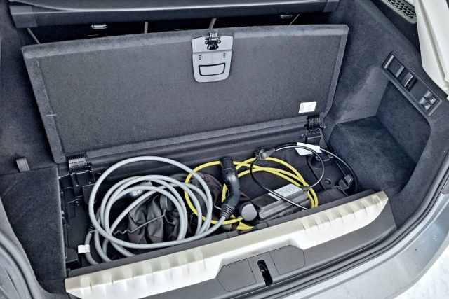 Test BMW 330e xDrive Touring | plug-in hybrid (2023)