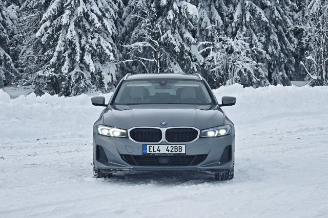 Test BMW 330e xDrive Touring | plug-in hybrid (2023)