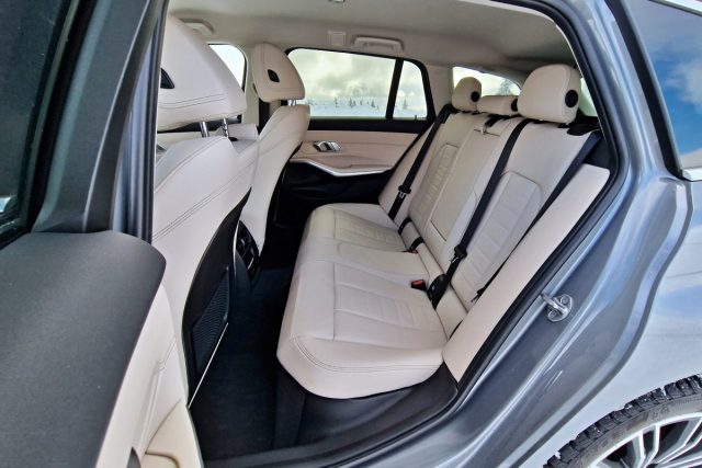 Test BMW 330e xDrive Touring | plug-in hybrid (2023)