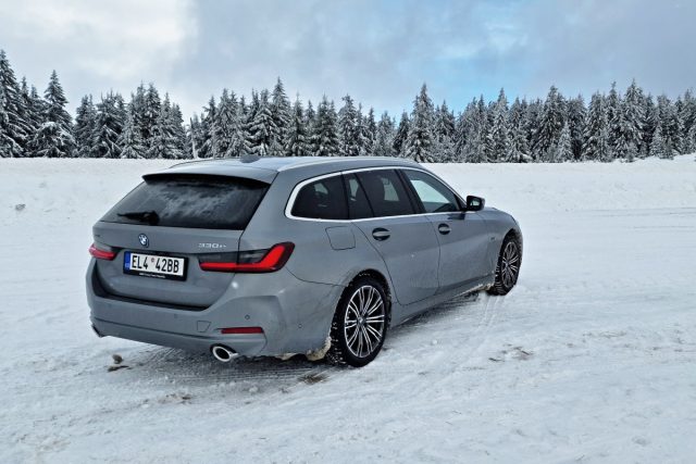 Test BMW 330e xDrive Touring | plug-in hybrid (2023)