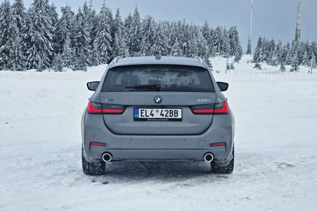 Test BMW 330e xDrive Touring | plug-in hybrid (2023)