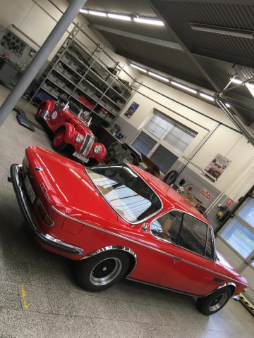 Veterány táhnou. Češi rozjíždějí prodej a servis klasických BMW