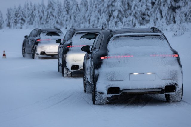 Testy nové generace Porsche Cayenne finišují