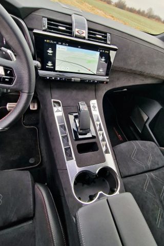 Test DS 7 E-TENSE 4x4 300 k | plug-in hybrid (2023)