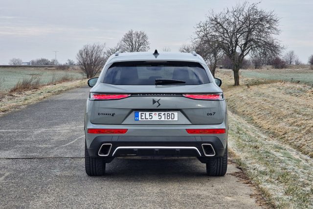 Test DS 7 E-TENSE 4x4 300 k | plug-in hybrid (2023)