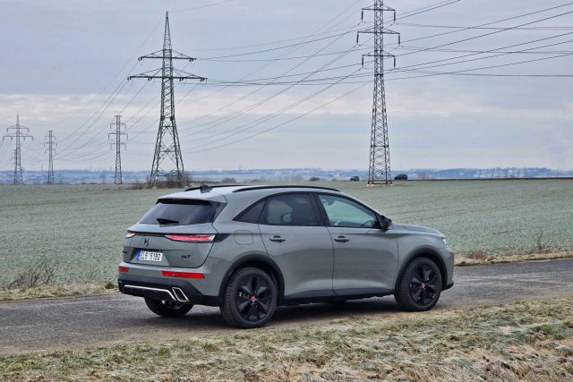 Test DS 7 E-TENSE 4x4 300 k | plug-in hybrid (2023)