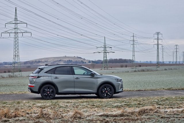 Test DS 7 E-TENSE 4x4 300 k | plug-in hybrid (2023)