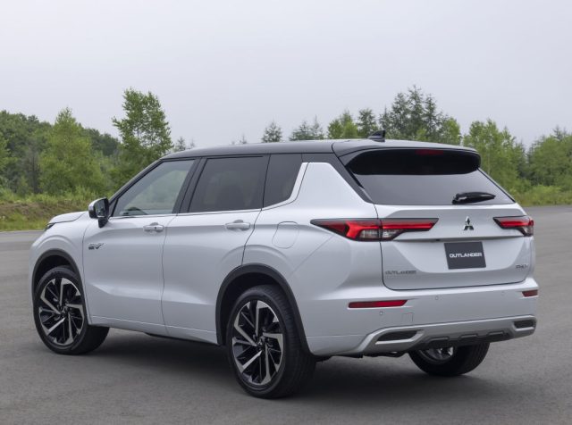 2023-mitsubishi_outlander_phev-