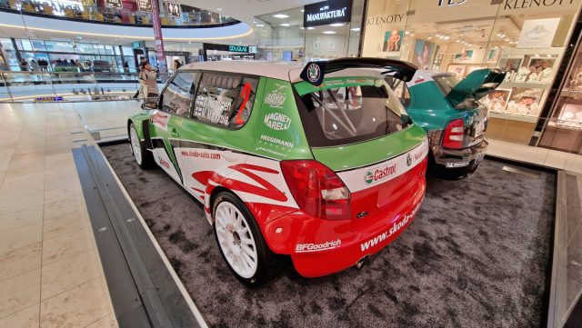 Výstava automobilů Škoda v pražském obchodním centru Arkády Pankrác