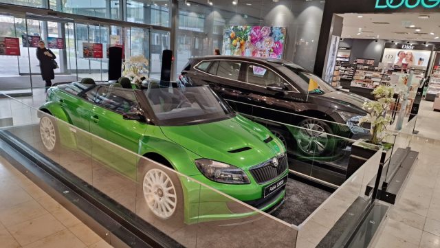 Výstava automobilů Škoda v pražském obchodním centru Arkády Pankrác