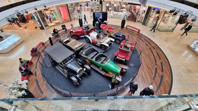 Výstava automobilů Škoda v pražském obchodním centru Arkády Pankrác