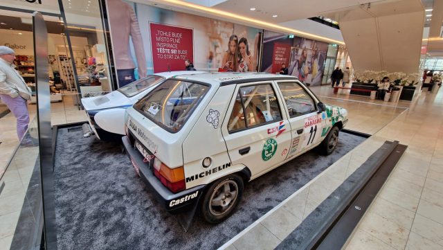 Výstava automobilů Škoda v pražském obchodním centru Arkády Pankrác