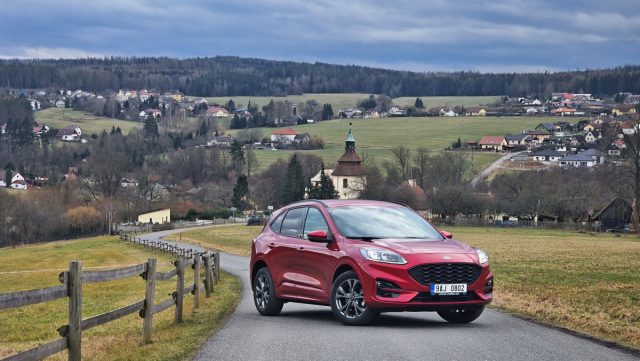 Test Ford Kuga 1.5 EcoBoost ST Line (2023)