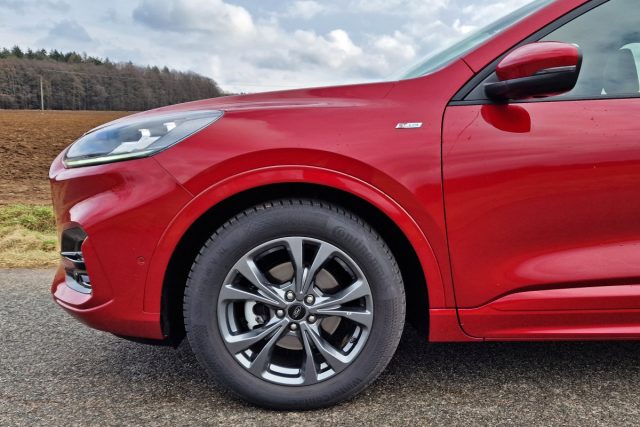 Test Ford Kuga 1.5 EcoBoost ST Line (2023)