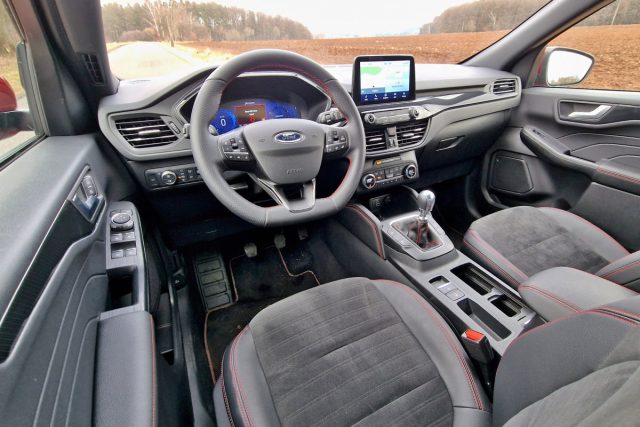 Test Ford Kuga 1.5 EcoBoost ST Line (2023)