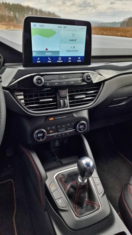 Test Ford Kuga 1.5 EcoBoost ST Line (2023)