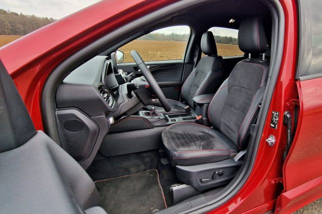 Test Ford Kuga 1.5 EcoBoost ST Line (2023)