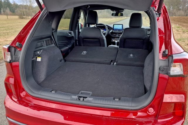 Test Ford Kuga 1.5 EcoBoost ST Line (2023)