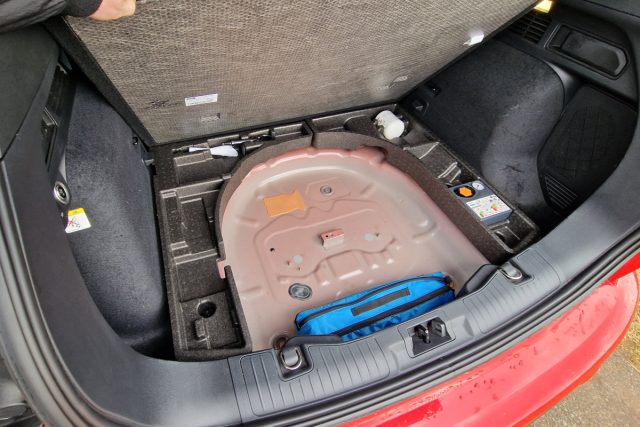 Test Ford Kuga 1.5 EcoBoost ST Line (2023)