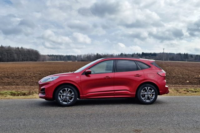 Test Ford Kuga 1.5 EcoBoost ST Line (2023)