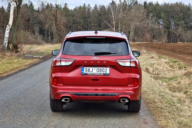 Test Ford Kuga 1.5 EcoBoost ST Line (2023)