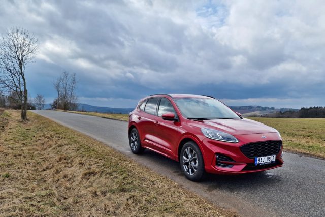 Test Ford Kuga 1.5 EcoBoost ST Line (2023)