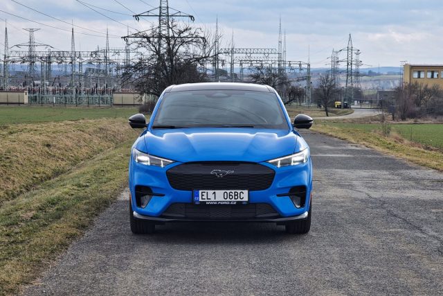 Test Ford Mustang Mach-E GT | elektromobil (2023)