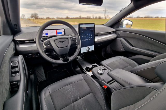 Test Ford Mustang Mach-E GT | elektromobil (2023)