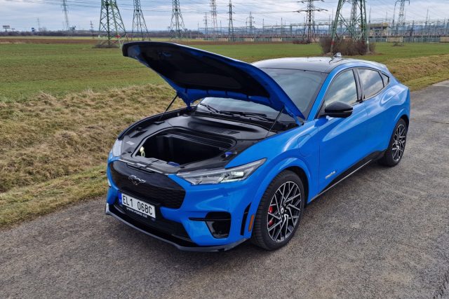 Test Ford Mustang Mach-E GT | elektromobil (2023)