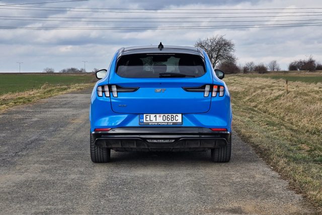 Test Ford Mustang Mach-E GT | elektromobil (2023)