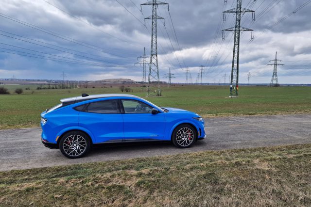 Test Ford Mustang Mach-E GT | elektromobil (2023)
