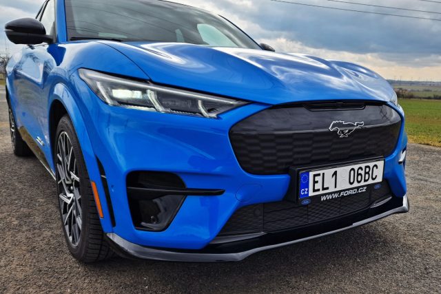 Test Ford Mustang Mach-E GT | elektromobil (2023)
