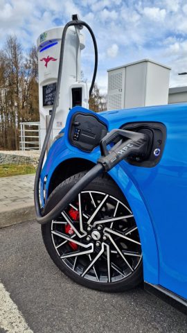 Test Ford Mustang Mach-E GT | elektromobil (2023)